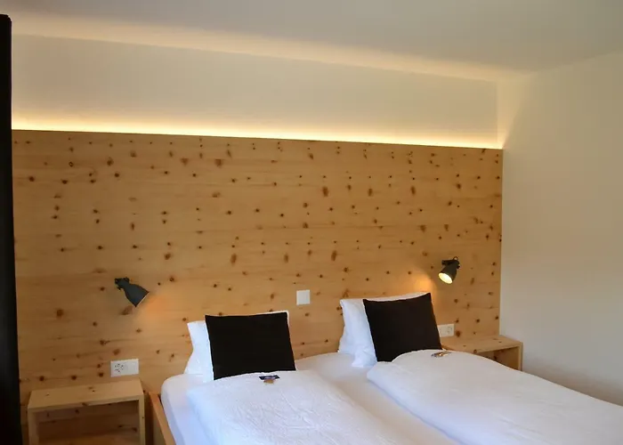 Otel Schorta's Alvetern - Boutique Ardez